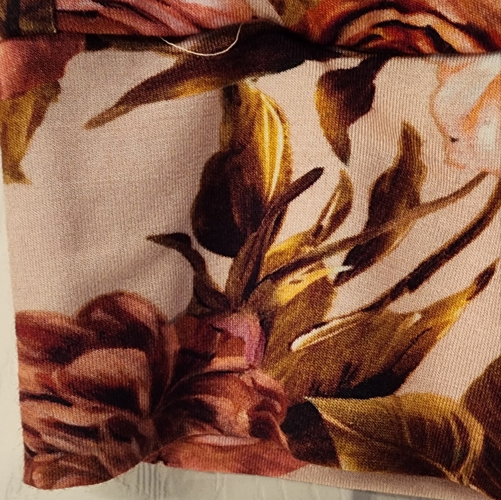 L'Agence Ressi Blush floral Print Jersey surplice front top in Pomelo Rose / SP - Picture 5 of 9